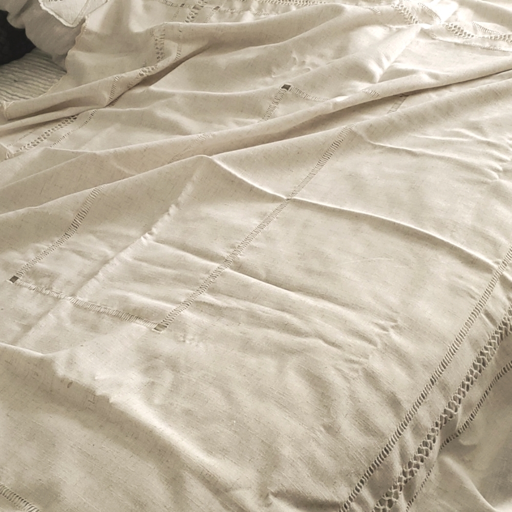 Handmade tablecloth - Picture 2 of 3